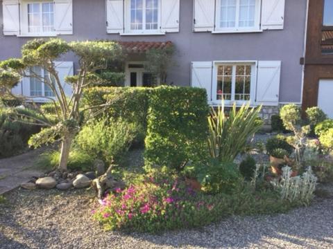 Loft Atypique Bed & Breakfast Villeneuve-de-Rivière Exterior foto