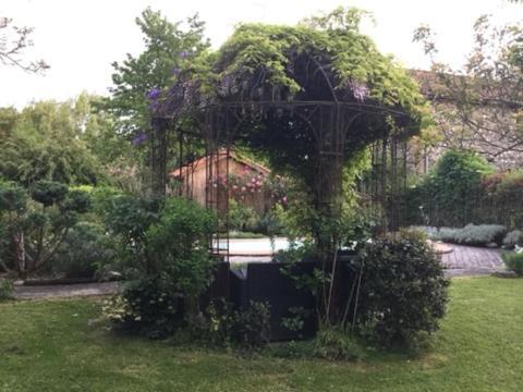 Loft Atypique Bed & Breakfast Villeneuve-de-Rivière Exterior foto