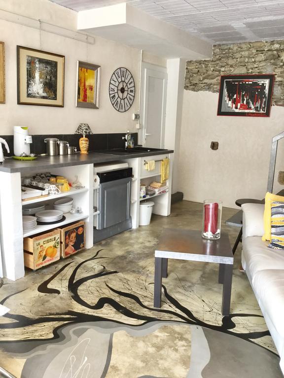 Loft Atypique Bed & Breakfast Villeneuve-de-Rivière Exterior foto