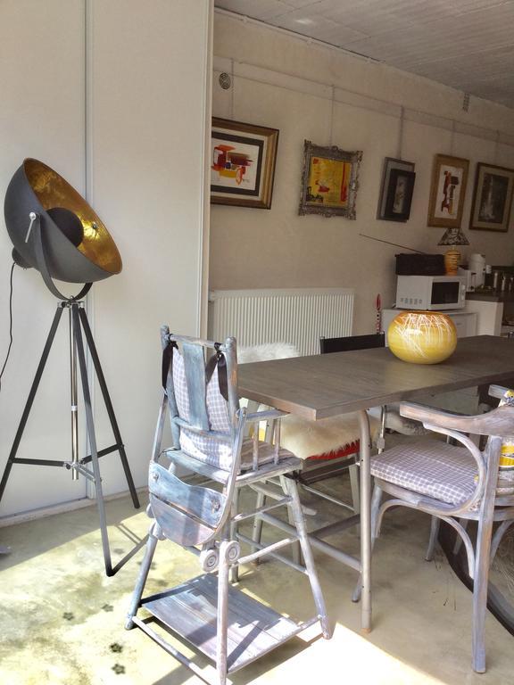 Loft Atypique Bed & Breakfast Villeneuve-de-Rivière Exterior foto